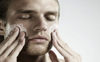 Rutinas de cuidado de la piel masculina