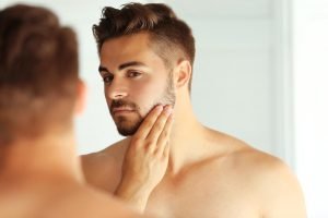 piel radiante con nuestros tratamientos de estética masculina