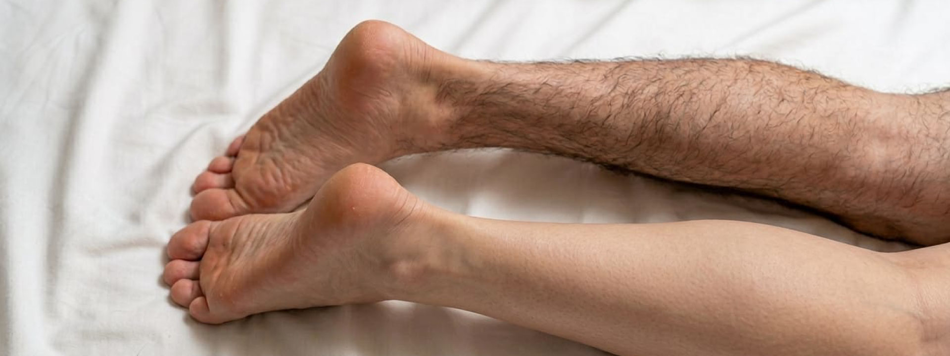 piernas masculinas depiladas
